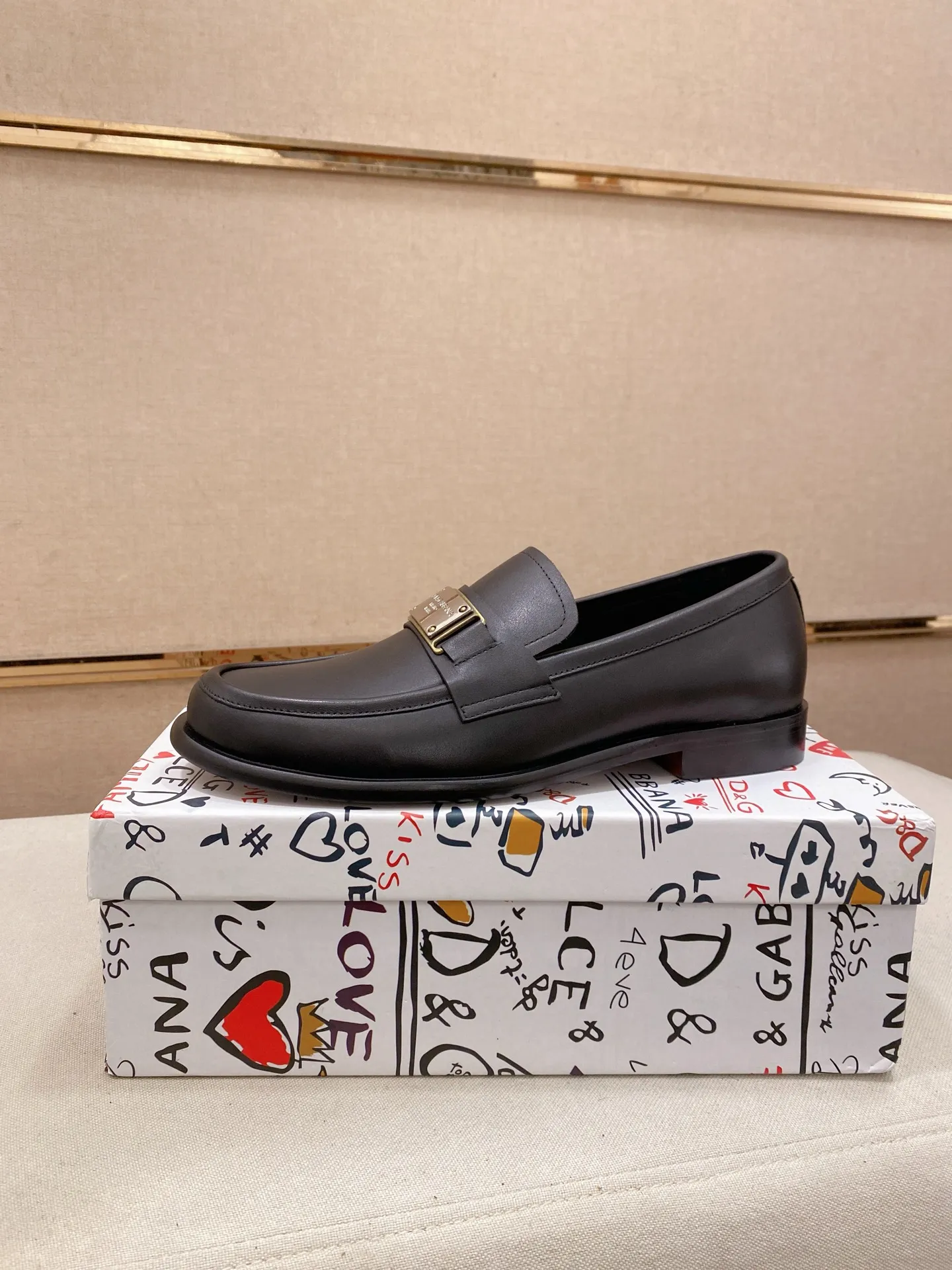 Factory price 540💰🌲DG top-notch🔍🔍men's new leather shoes🚹sold at the same time⚠The uppers are imported cowhide from Italy, the entire imported cowhide lining, and imported accessories💪💪, completely 1⃣️ vs. 1⃣️🇮🇹 💪💪, ⚠Sole: The original sole is specially provided by the original factory, the exclusive movable molded sole is super comfortable, ⚠Original factory follow-up goods, 🔍🔍high quality, can be entered and exited at will, welcome to compare ⚠Size number: 38-44. Can be customized 45 non-returnable